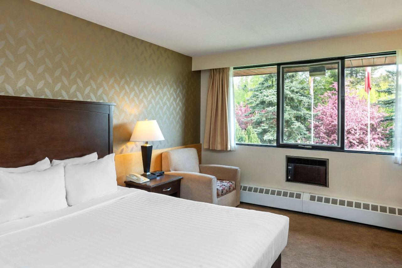 Prestige Riverside Lodge Quesnel Esterno foto