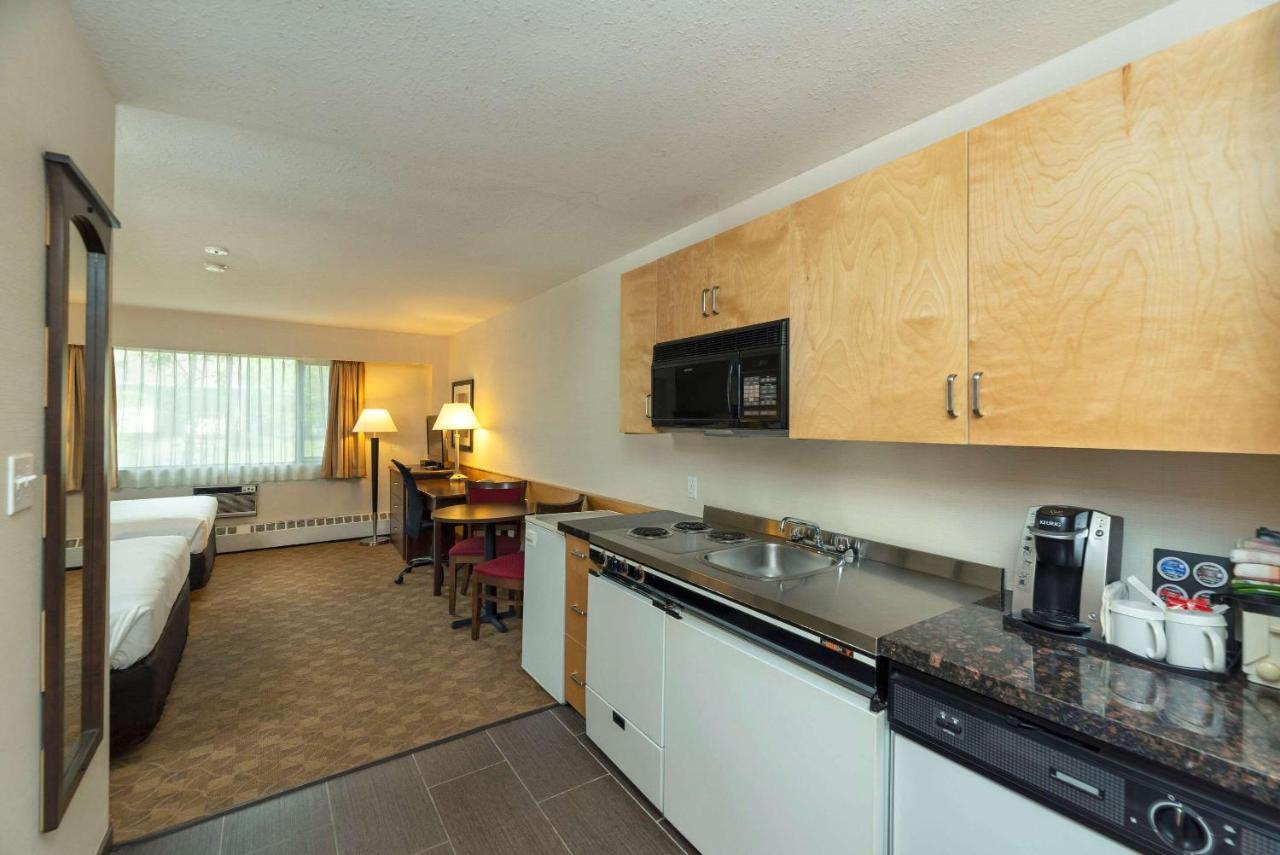 Prestige Riverside Lodge Quesnel Esterno foto