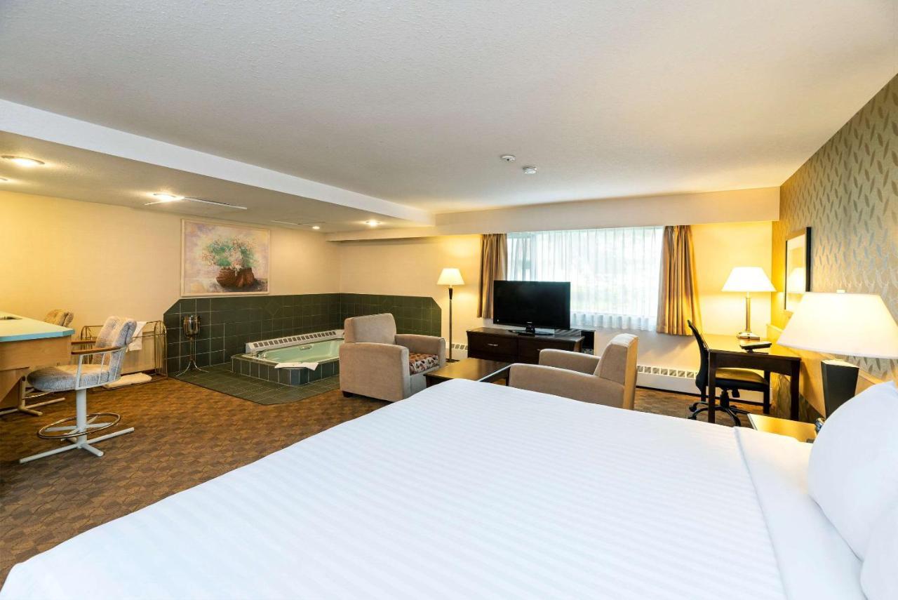 Prestige Riverside Lodge Quesnel Esterno foto