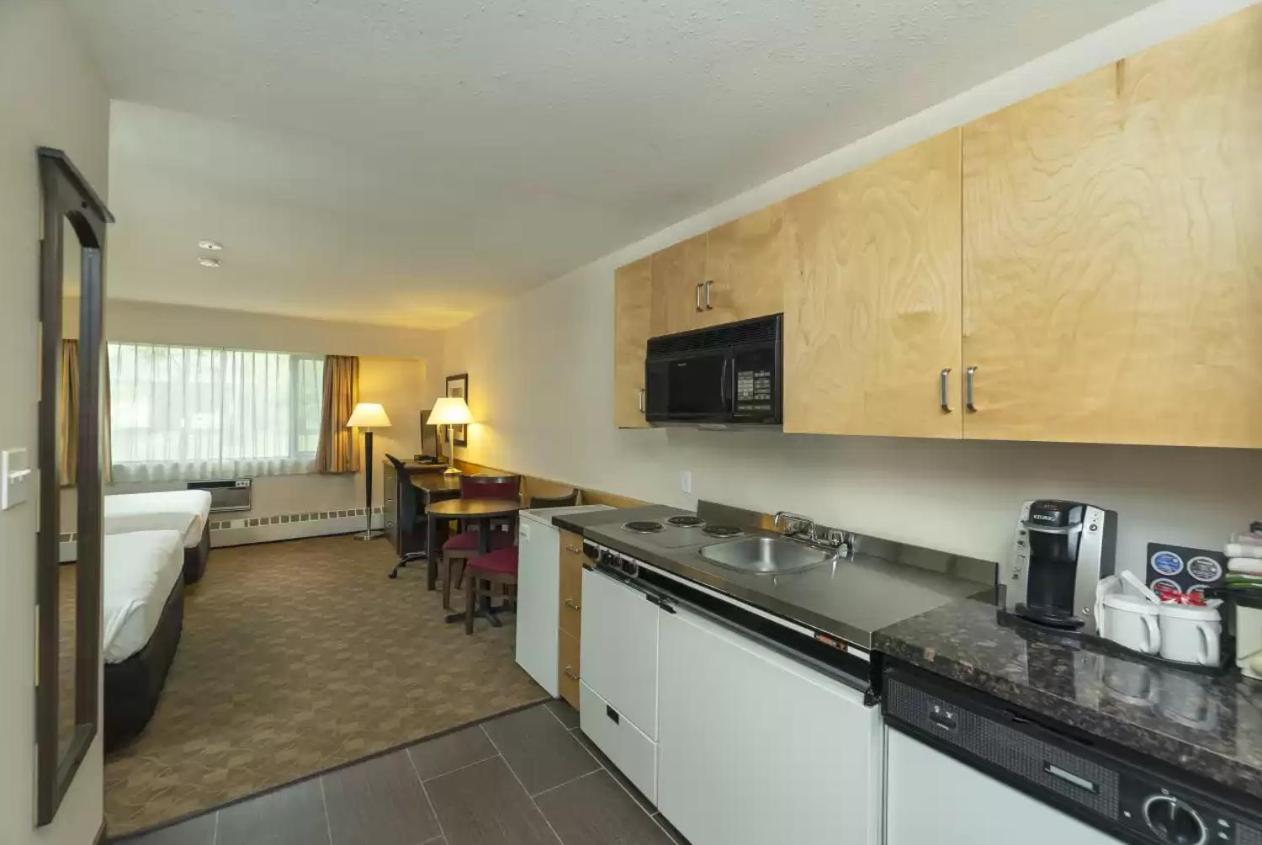 Prestige Riverside Lodge Quesnel Esterno foto